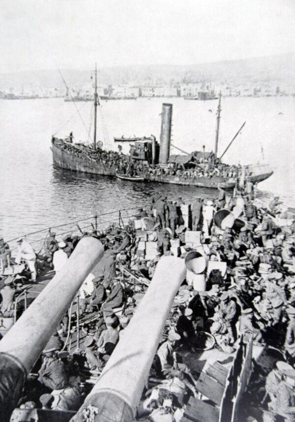 British soldiers evacuated from Gallipoli in 1915 are transferred to Salonika in Greece