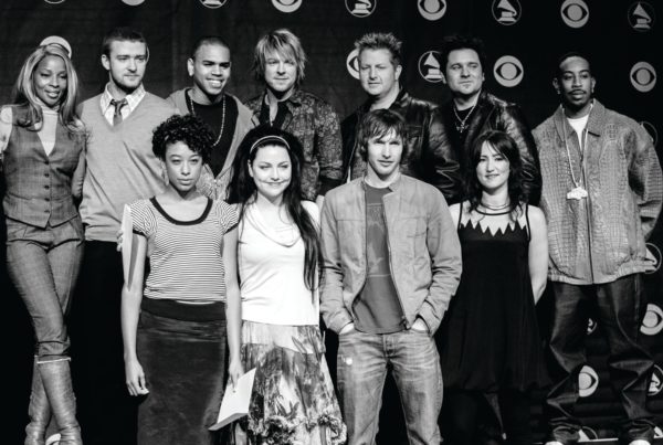 KT at the 49th Annual Grammy Nominations in 2007, where she won the Best Female Pop Vocal Performance Award. Seen here with (top, from left) Mary J Blige; Justin Timberlake; Chris Brown; Joe Don Rooney; Gary LeVox; Jay DeMarcus; Rascall Flatt; Ludacris; and (bottom, from left) Corinne Bailey Rae; Amy Lee; and James Blunt.